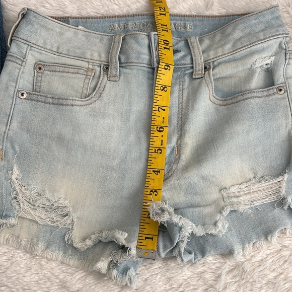 2 American Eagle Outfitters Blue Jean Shorts Distressed Frayed Hem - Size 2 - Picture 12 of 14